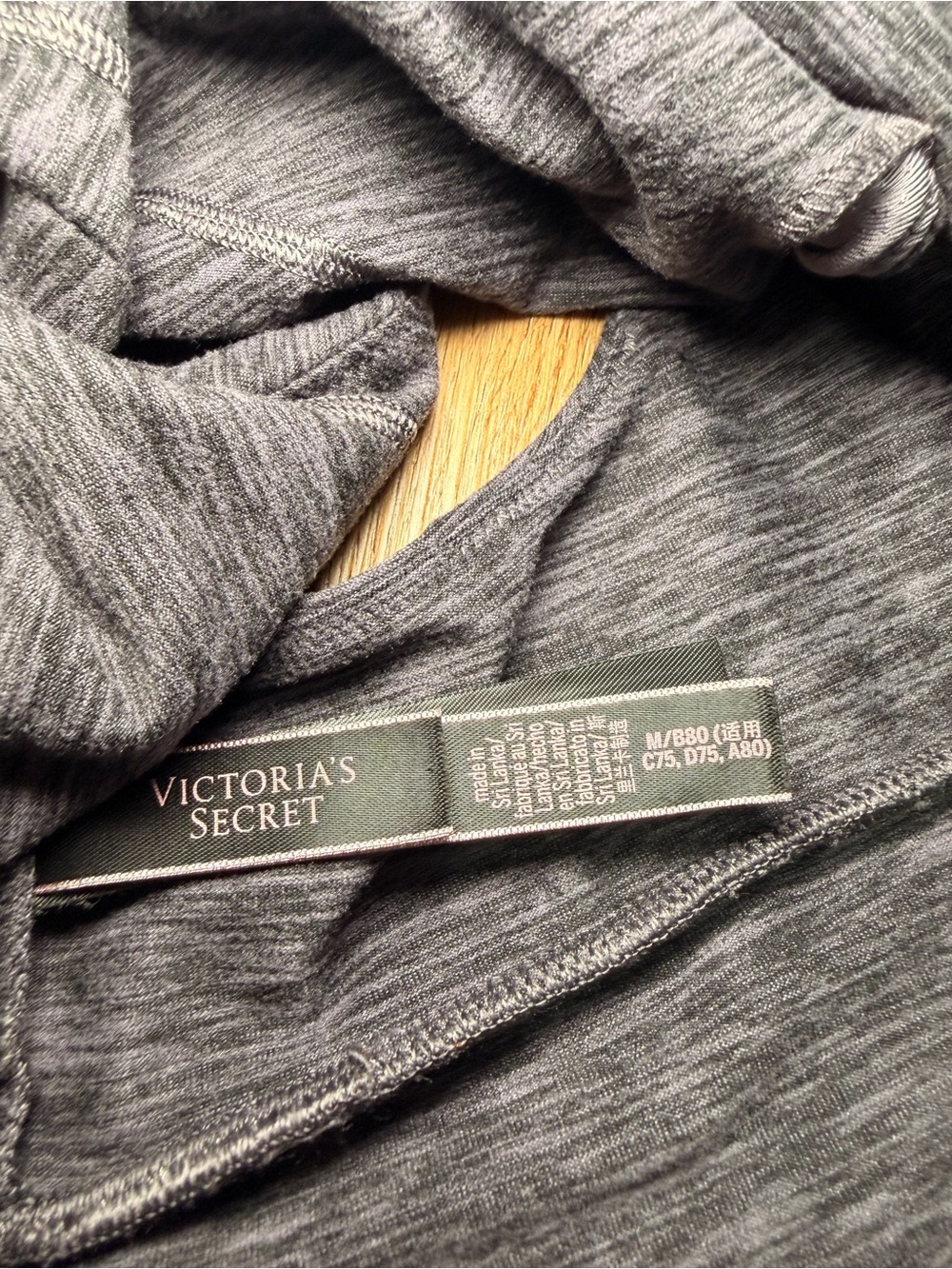 Victoria’s Secret Sport Twist Front Racerback Sports Bra Gray Medium Athleisure - Picture 2 of 10